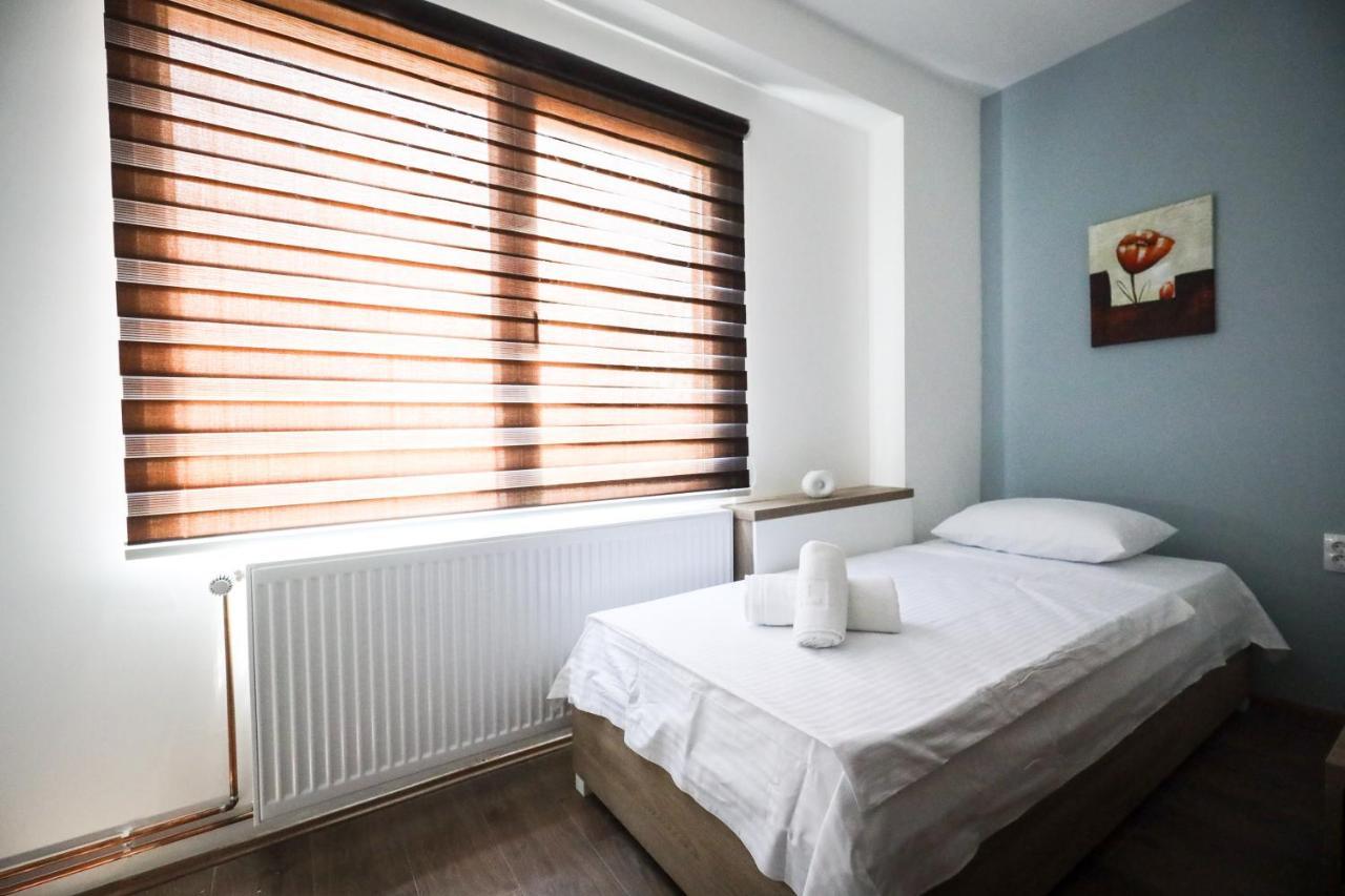 Domacin Komsijska Gostiona Zrenjanin Esterno foto