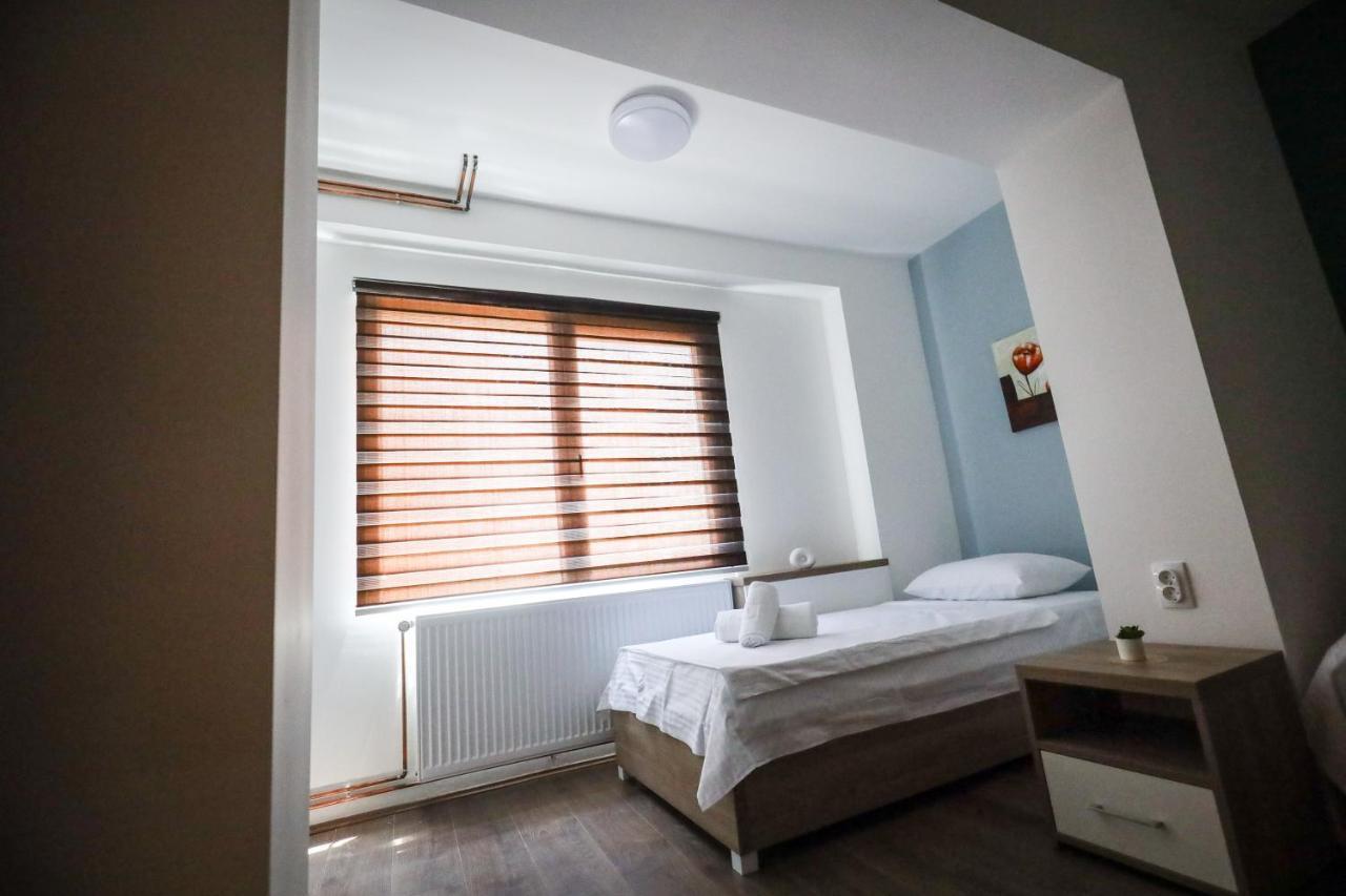 Domacin Komsijska Gostiona Zrenjanin Esterno foto
