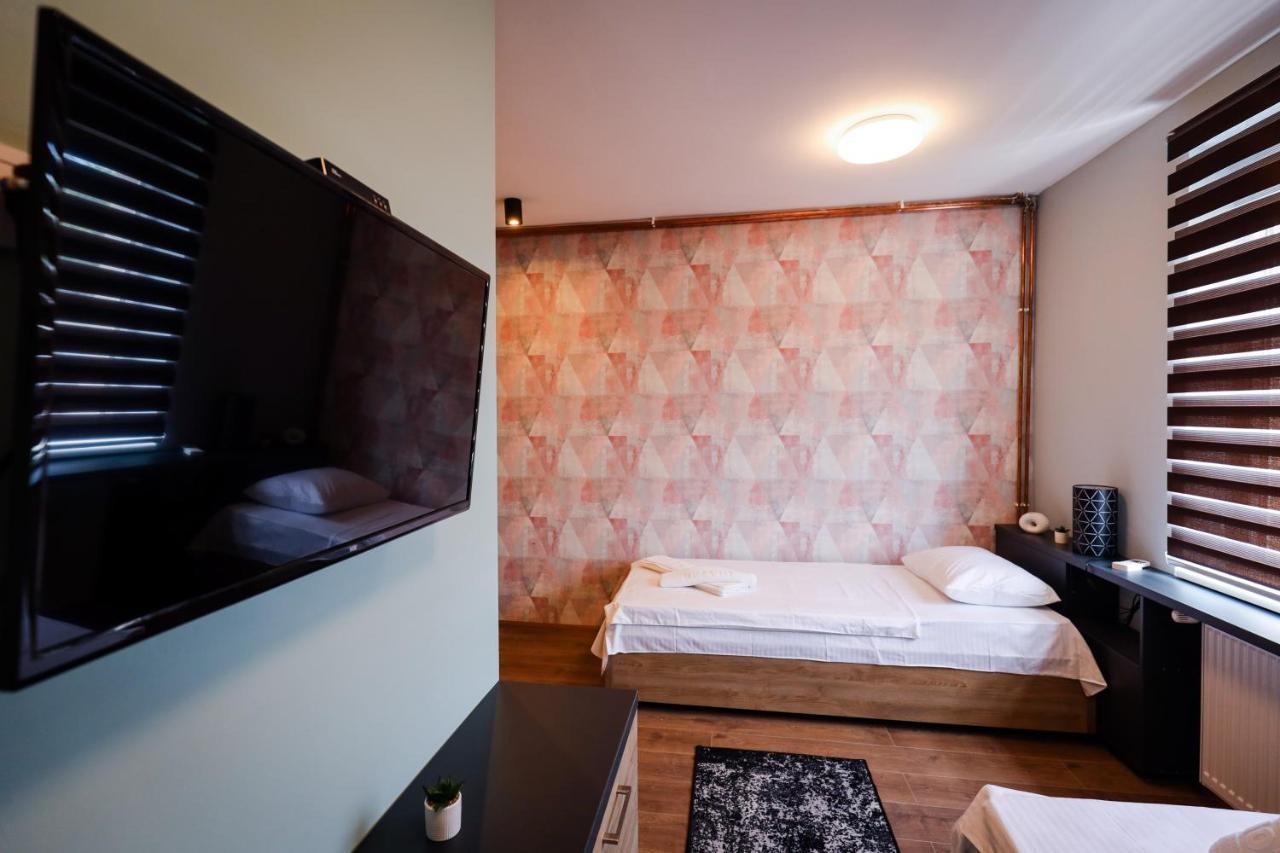 Domacin Komsijska Gostiona Zrenjanin Esterno foto