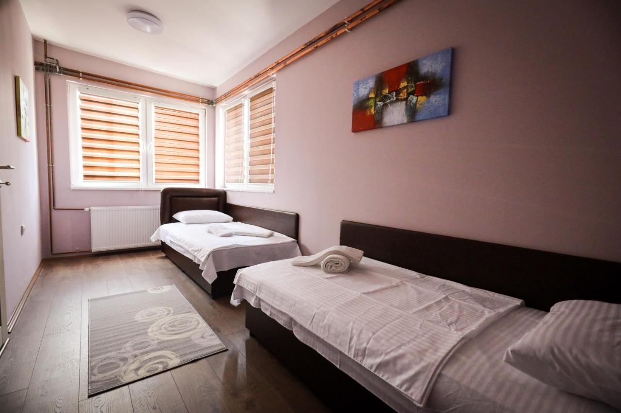 Domacin Komsijska Gostiona Zrenjanin Esterno foto