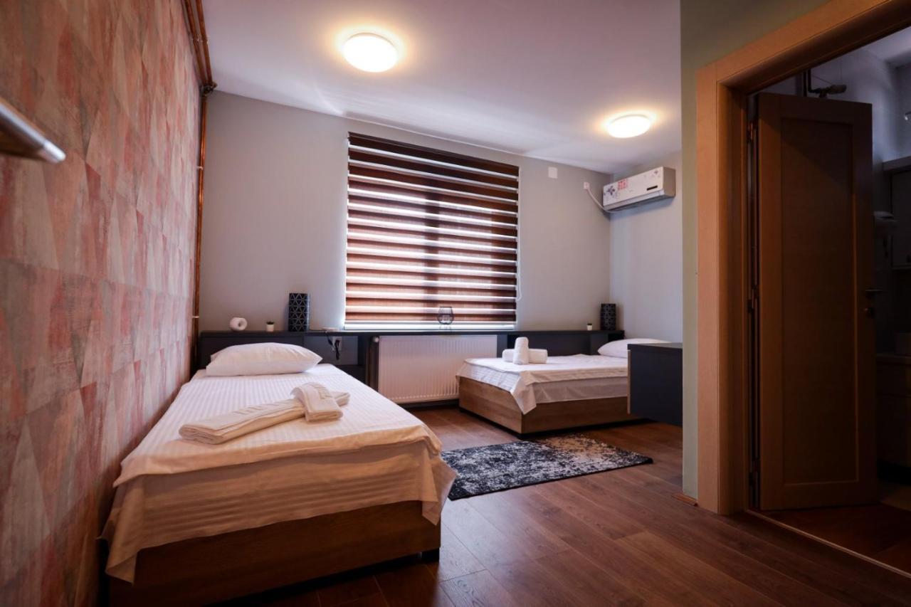 Domacin Komsijska Gostiona Zrenjanin Esterno foto